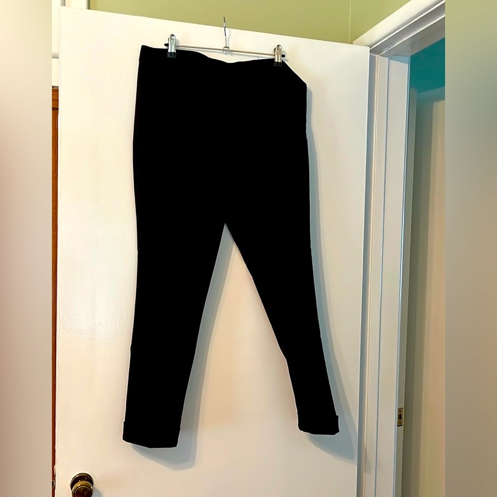 Brand new Vince Camuto black cuffed pant